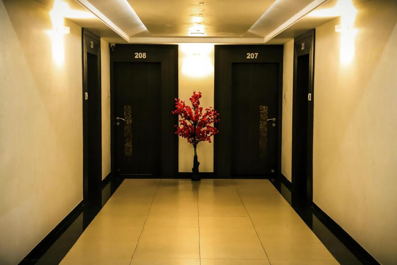 Hotel Kirti Jāmnagar Extérieur photo